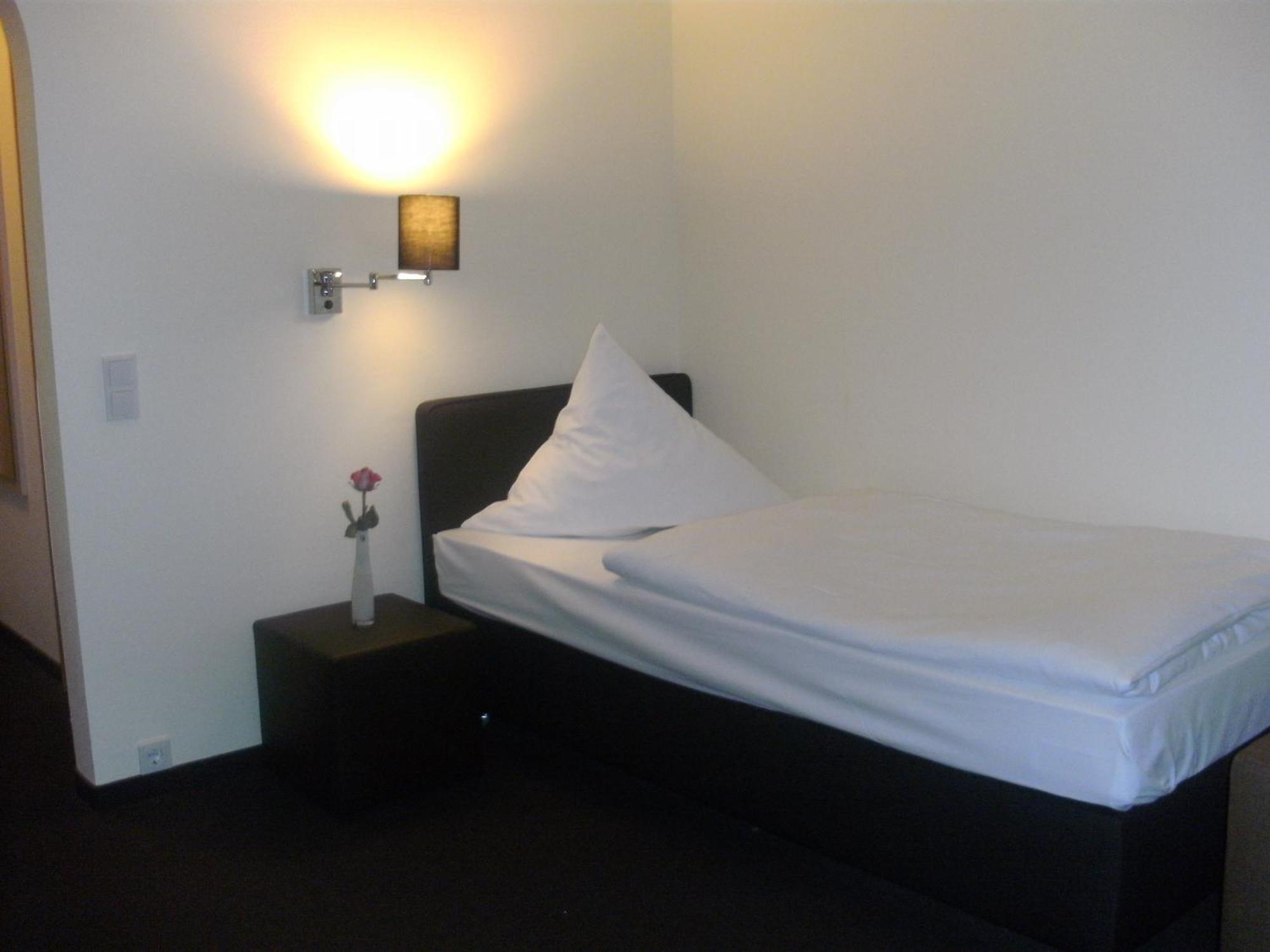 Waldhotel Tropfsteinhoehle วีล ภายนอก รูปภาพ